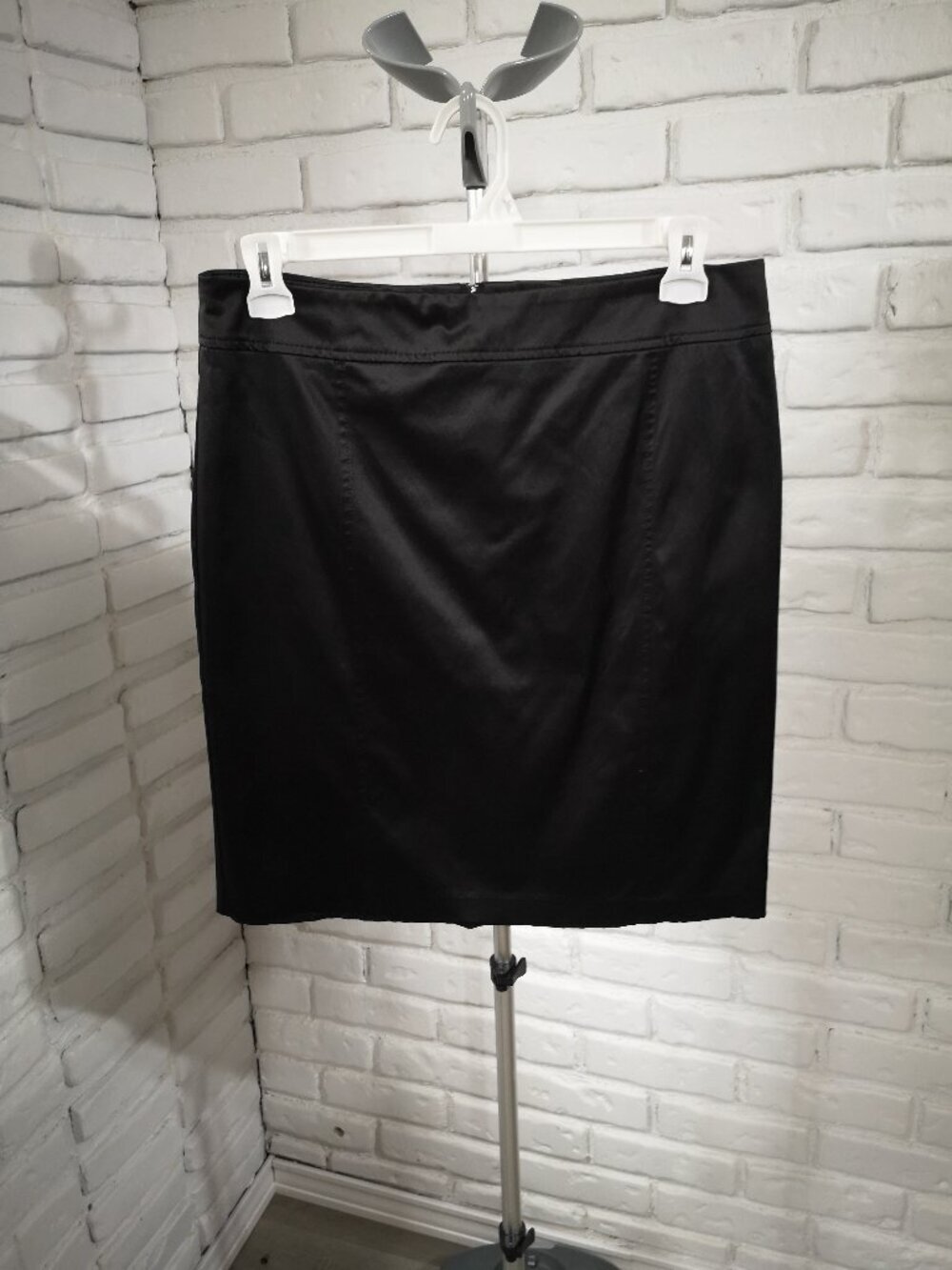 Le Chateau Ladies Size 13/14 Black Lined Made in Canada Pencil Skirt